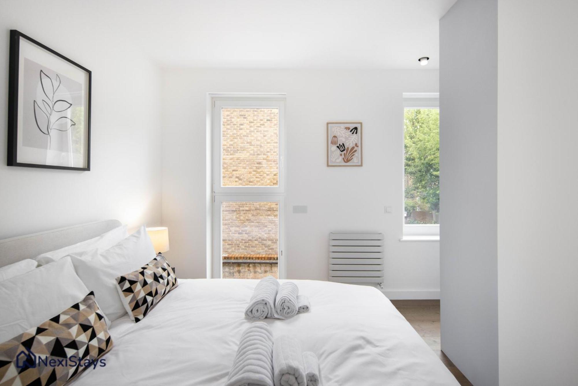Апартаменти 1 Min Walk To Euston Station, Modern Townhouse Лондон Екстер'єр фото